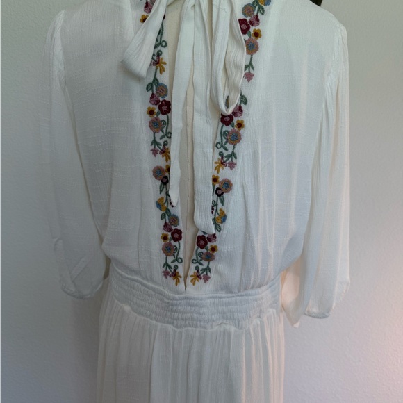 Baltic Born White Santa Fe Embroidered V Neck Tiered Maxi Dress Size 3X - Picture 5 of 7